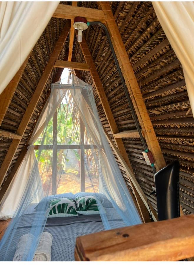 Hôtel Sasy Tipis à Santa Catalina Extérieur photo